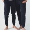 Pantaloni uomo in Felpa Sgarzata Colore Italiano MI900 2 Pantaloni-uomo-in-Felpa-Sgarzata-Colore-Italiano-MI900