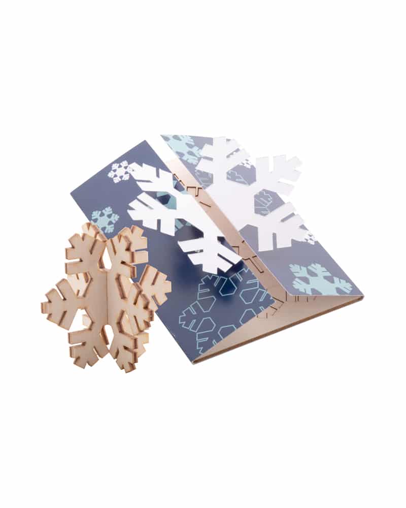 Biglietto natalizio stampa allover con puzzle in legno AP718658 3 Biglietto-Natalizio-stampa-allover-con-puzzle-in-legno-ap718658-fiocco